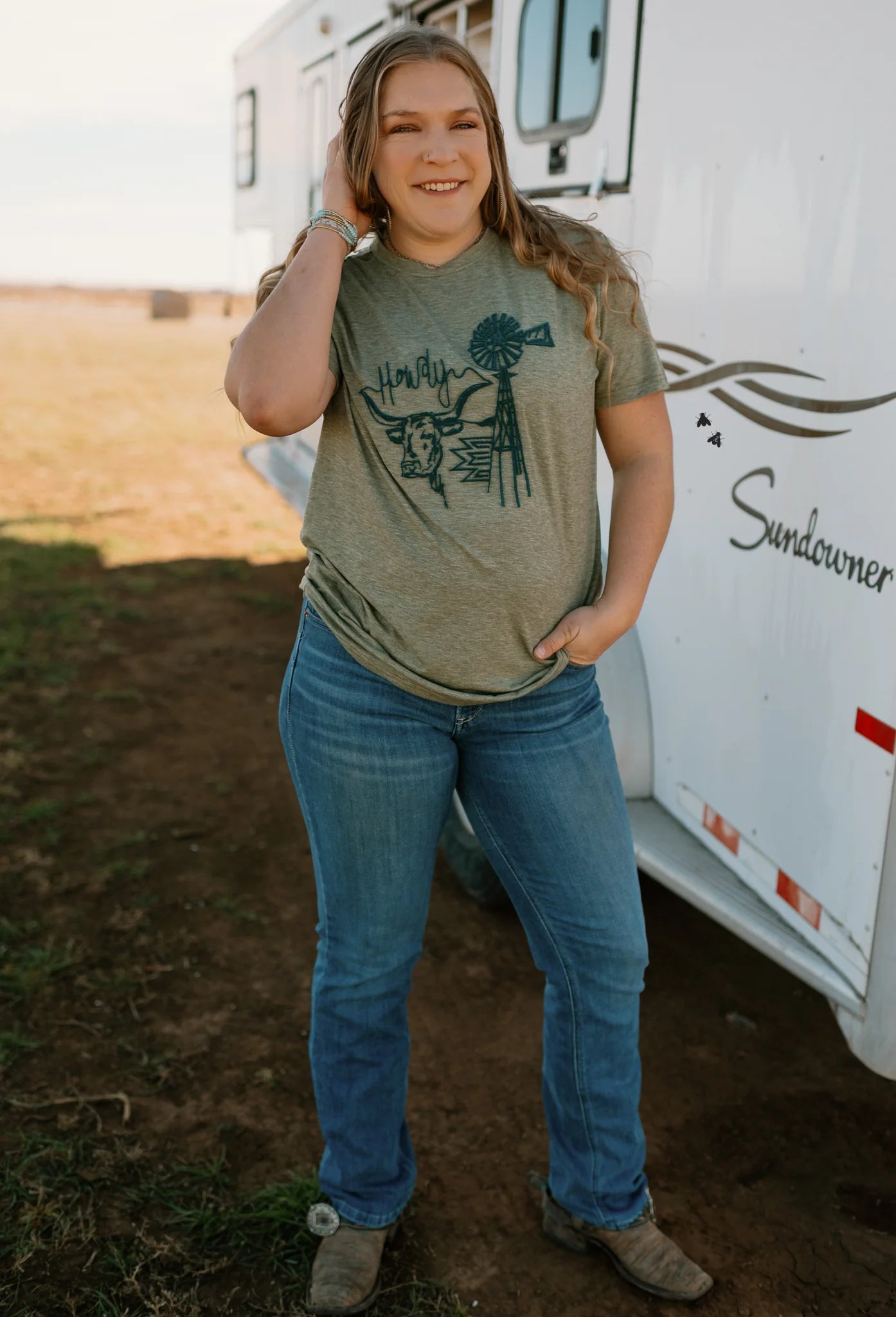 Howdy Brush Embroidered Tee